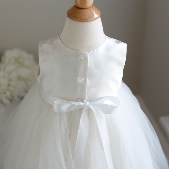 Ivory Flower Girl Dress Silk Blend Tulle Satin Ribbon Sash NWT LOVELY! - Picture 3 of 7